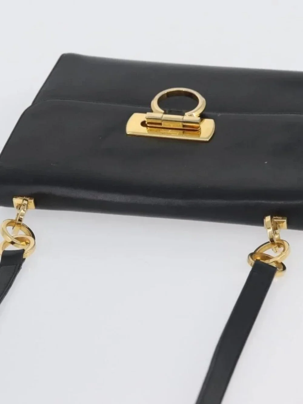 Salvatore Ferragamo Gancini Shoulder Bag Leather Black Gold Auth LNZ598